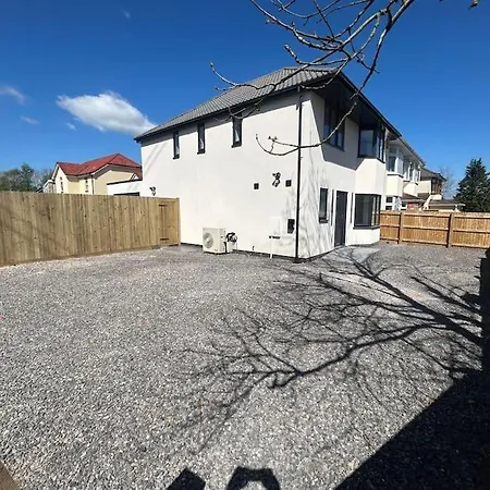 Luxury 4 Bedroom House Bristol