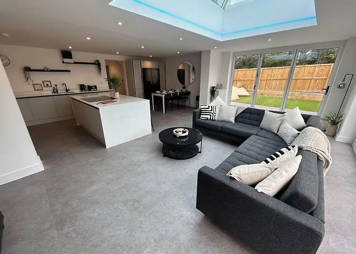 Dom wakacyjny Luxury 4 Bedroom House Bristol