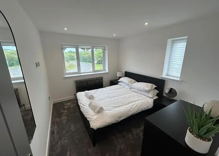 Luxury 4 Bedroom House Holiday home Bristol
