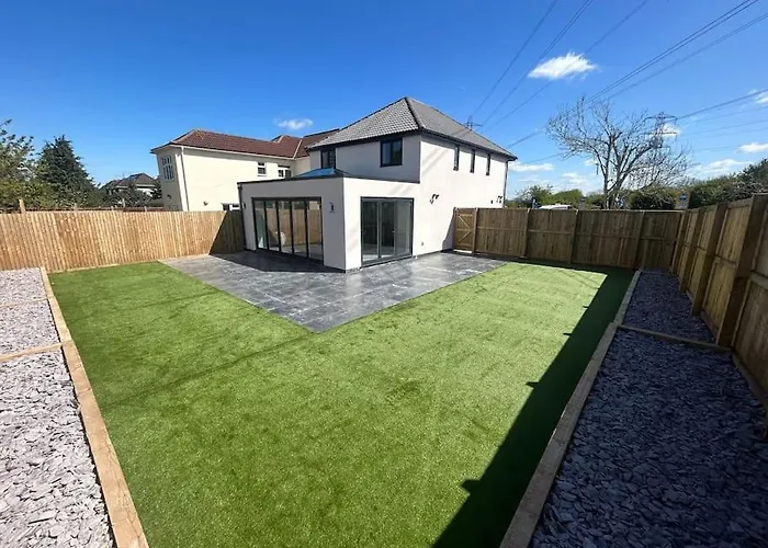 Luxury 4 Bedroom House Dom wakacyjny