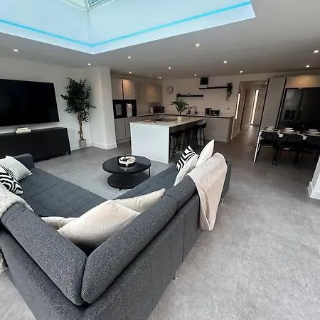 Tatil Evi Luxury 4 Bedroom House