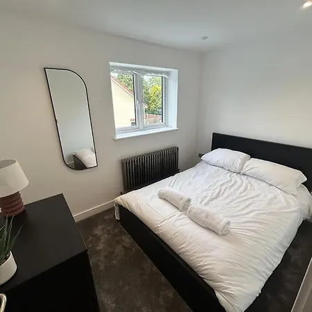 Luxury 4 Bedroom House * Bristol