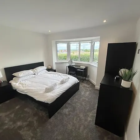 Ferienhaus Luxury 4 Bedroom House